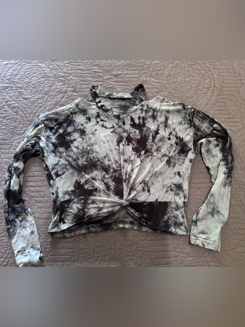 SHEIN Black & Gray Tie-Dye Twist Front Long Sleeve Crop Top